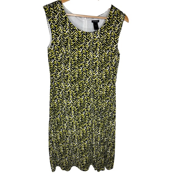 Ann Taylor Dresses & Skirts - Ann Taylor Sheath Dress Womens Small Yellow Chevron Print Sleeveless Career